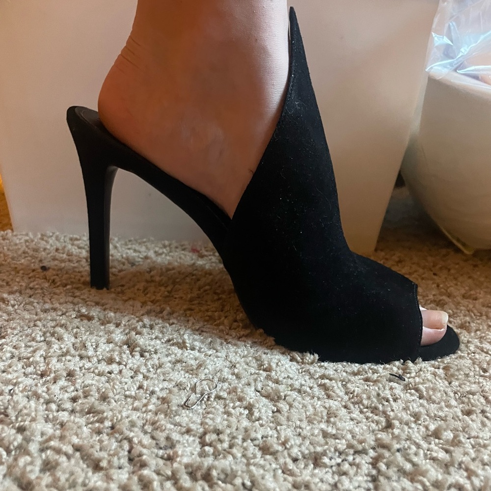 Women's Black Open-Toe Heels - Picture 11 of 12